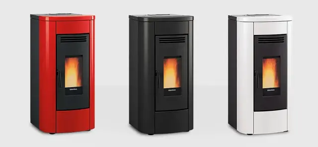 Pelletofen Extraflame Klaudia Plus 5.0 Evo mit 8 kW - Verkleidung: schwarz