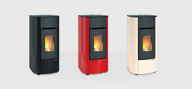 Pelletofen Extraflame Mariella Plus mit 7,5 kW - Verkleidung: schwarz