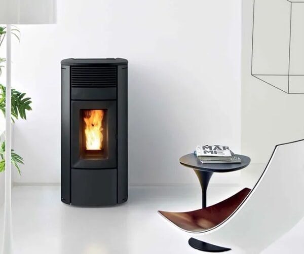 Pelletofen MCZ Club Absolute Comfort Air Matic 14 Core R - Ausführung: Top Keramik schwarz + Verkleidung Stahl weiß