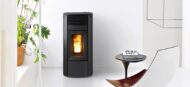 Pelletofen MCZ Club Air 10 R Absolute 10 kW - Ausführung: Top Keramik Schwarz, Seiten Stahl Weiß