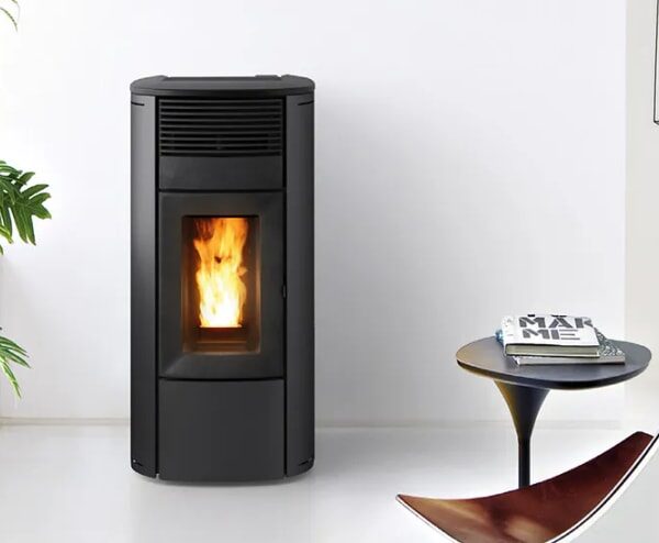 Pelletofen MCZ Club Air 10 R Absolute 10 kW - Ausführung: Top Keramik Schwarz, Seiten Stahl Weiß