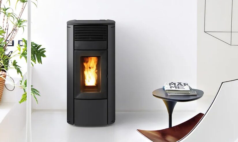 Pelletofen MCZ Club Air 10 R Absolute 10 kW - Ausführung: Top Keramik Schwarz, Seiten Stahl Weiß