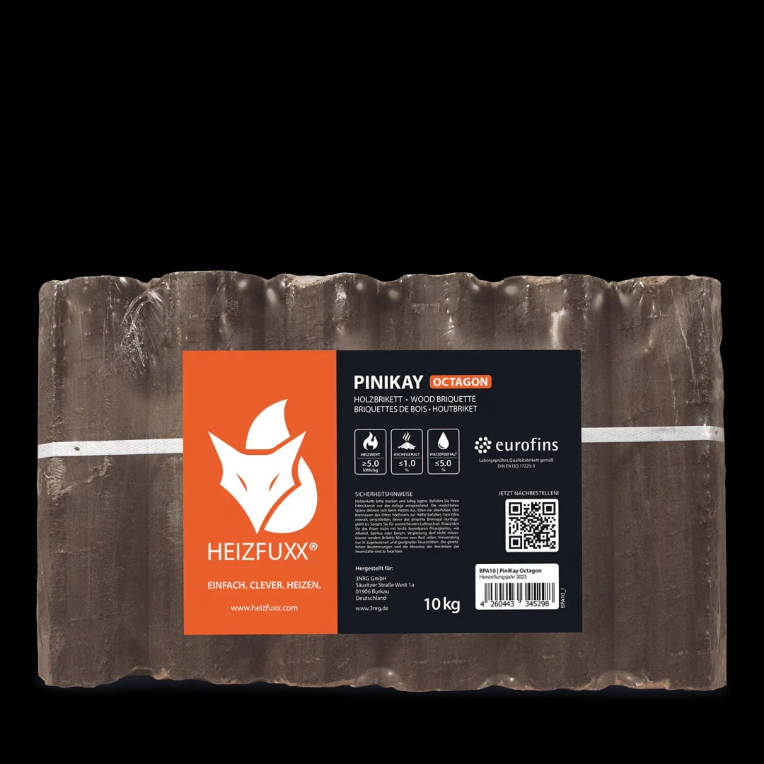 hd-pinikay-hartholzbriketts-oktagon-mit-zugloch-palette-960-kg-1-1.jpg PiniKay Hartholzbriketts Oktagon – mit Zugloch (Palette 960 kg) – Bild 1